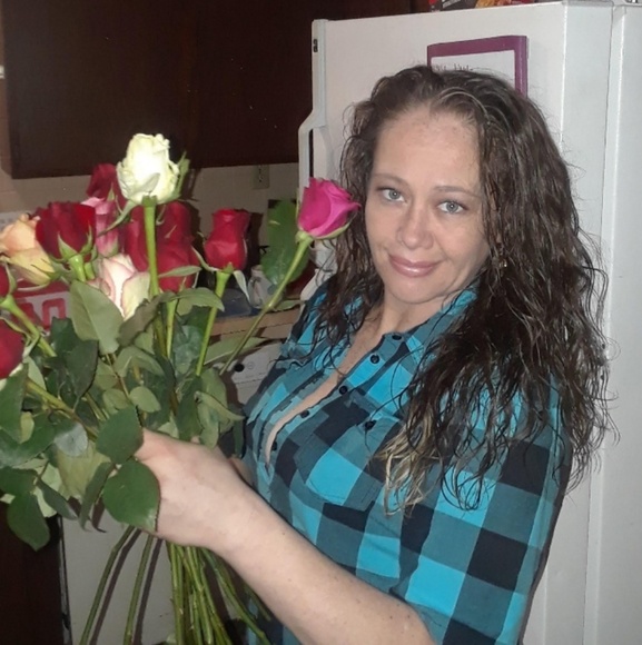 Meet your Posher, Melissa - Picture 1 of 1